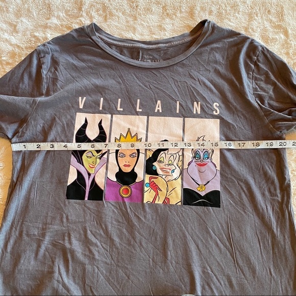 Disney Sz Large Grey Villian Tshirt NEW - Picture 4 of 7